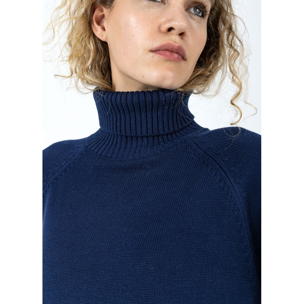 Coster Copenhagen - Knit with highneck - Eclipse Blue