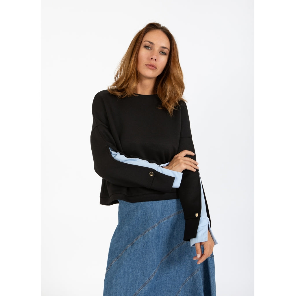 Sweatshirt with sleeve detail