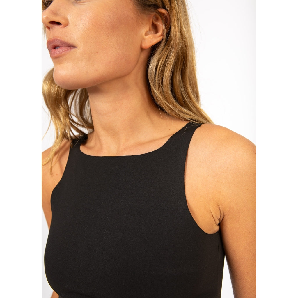 VIDA Tank Top - Black (Basic)