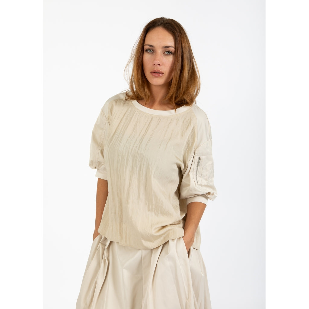 Top with bomber sleeves - Dessert sand