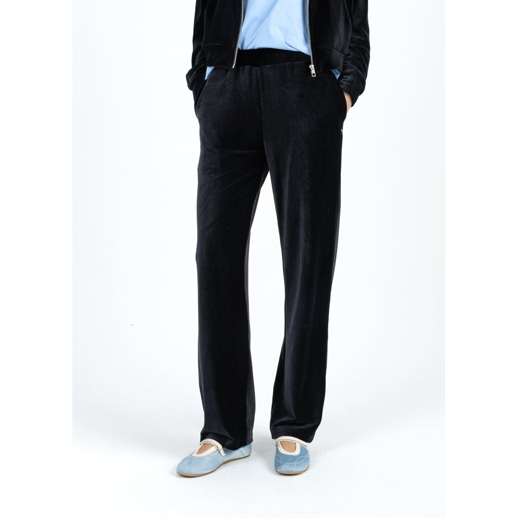 Coster Copenhagen - Velvet pants - Sille fit - Black