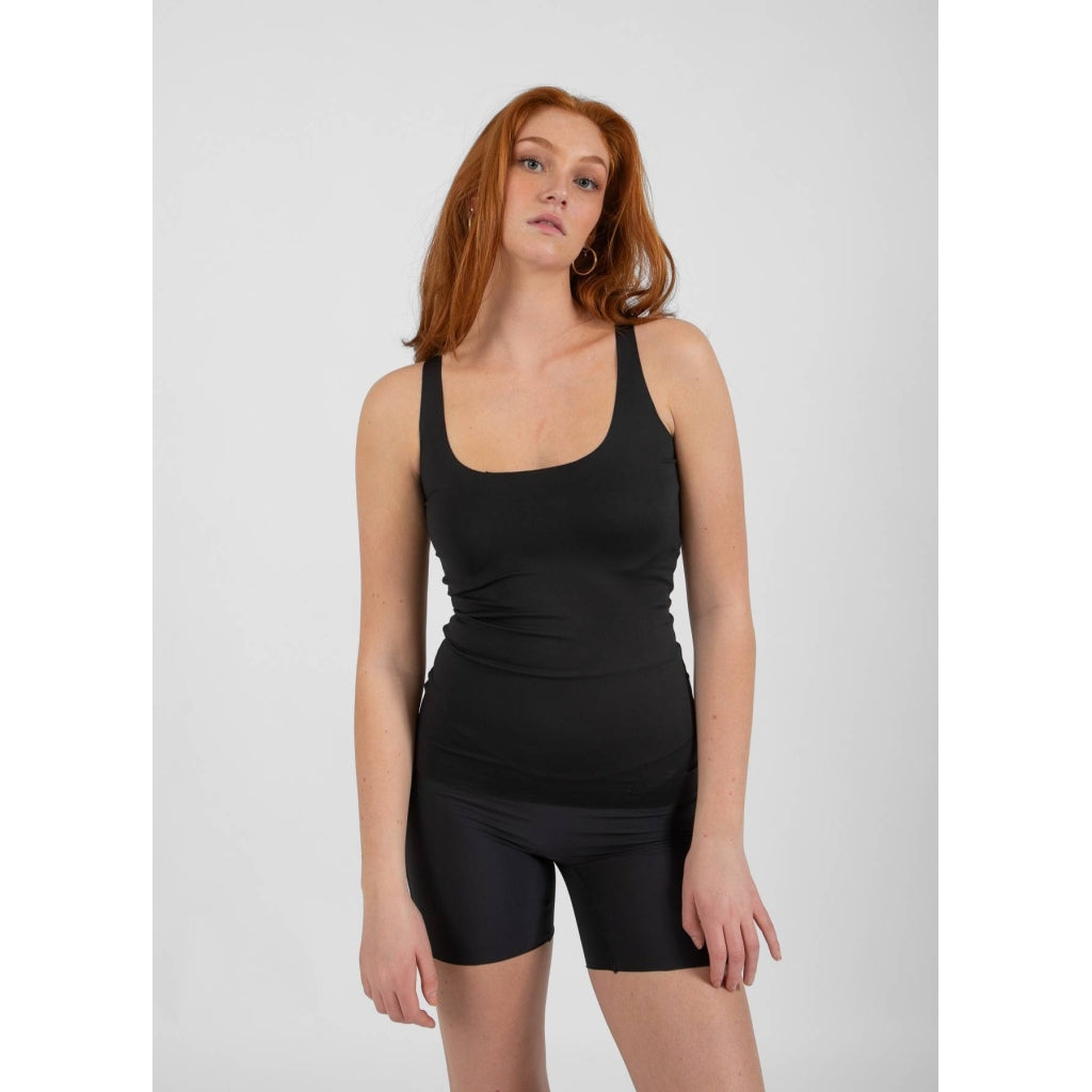 VIDA Tank Top - Black (Basic)