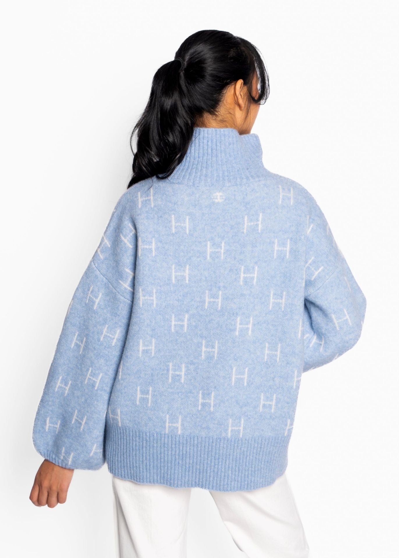 FAM Sweater - Light blue