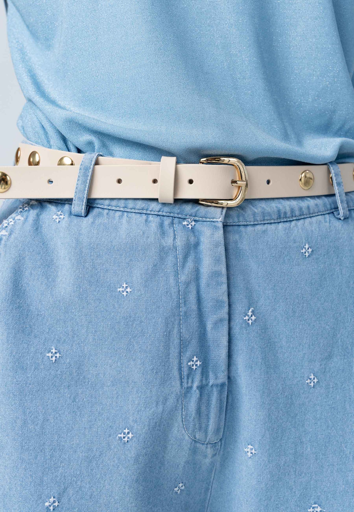 COSTER COPENHAGEN - Belt with studs - Creme/Gold Buckle