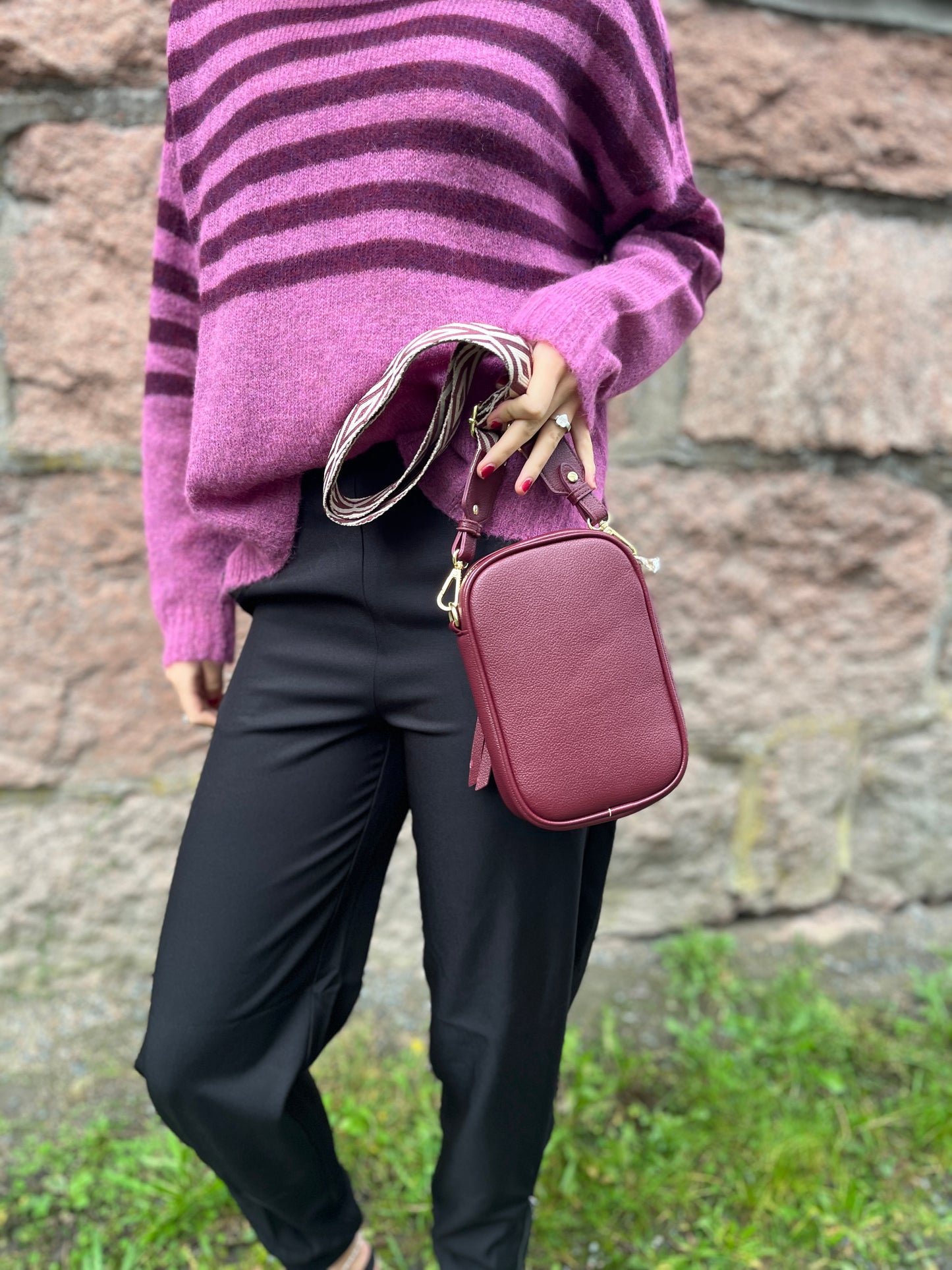 HALLIE Small Crossbody Bag - Cherry