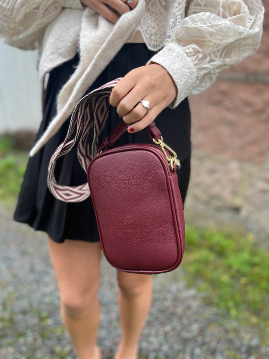 HALLIE Small Crossbody Bag - Cherry