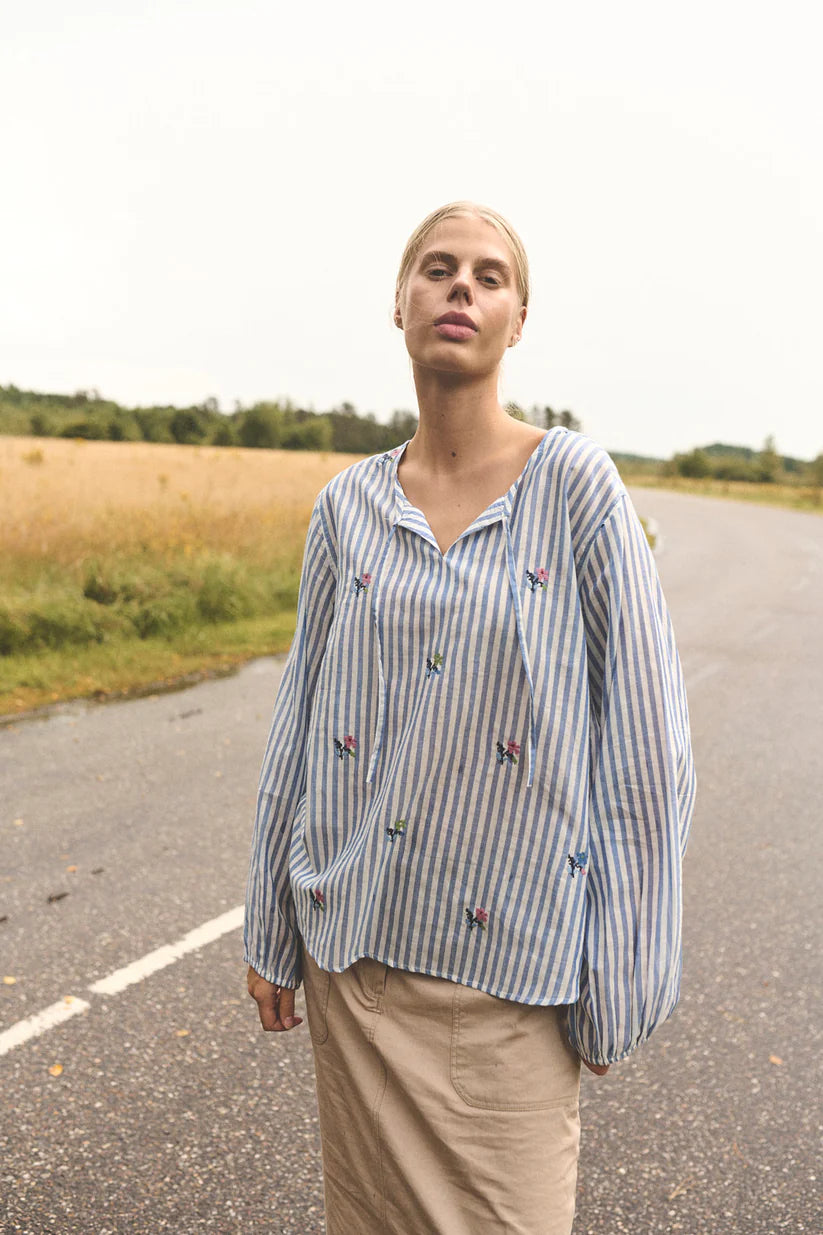 HUMBLE -  JASITAAG BLOUSE - Soft Blue Combi