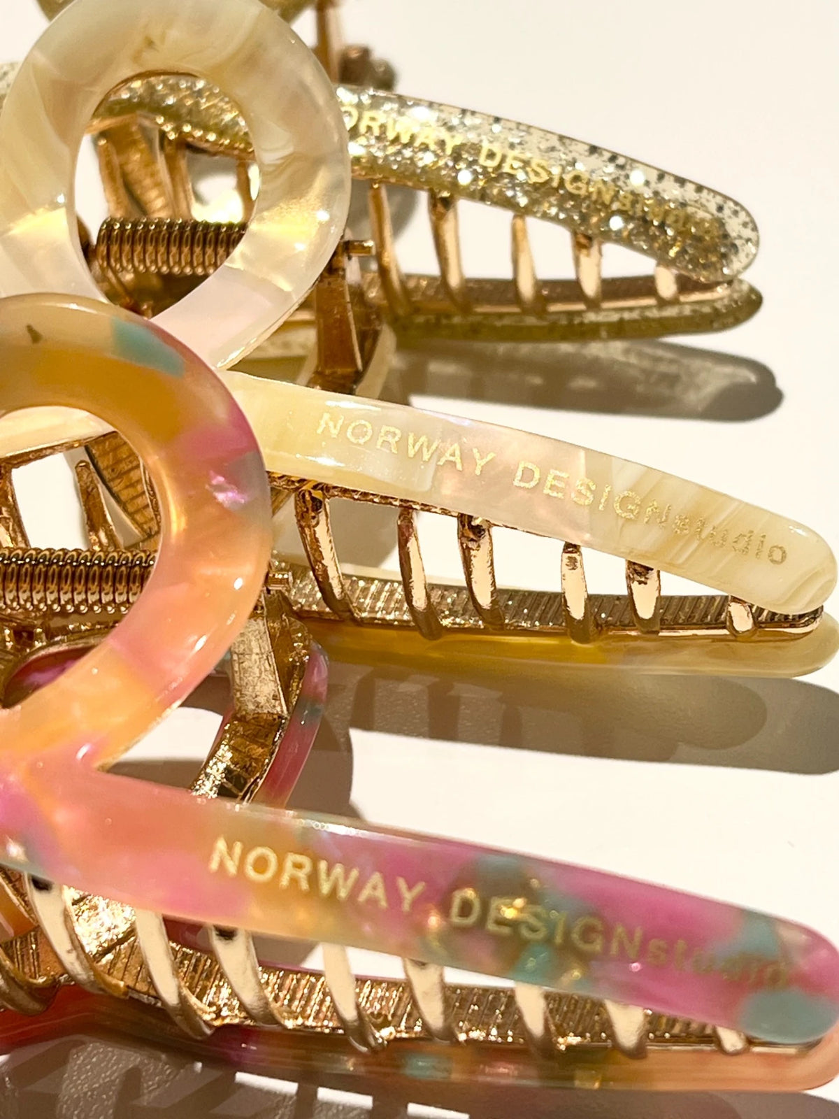 Norway DESIGNstudio - Hårklype - Gold glitter