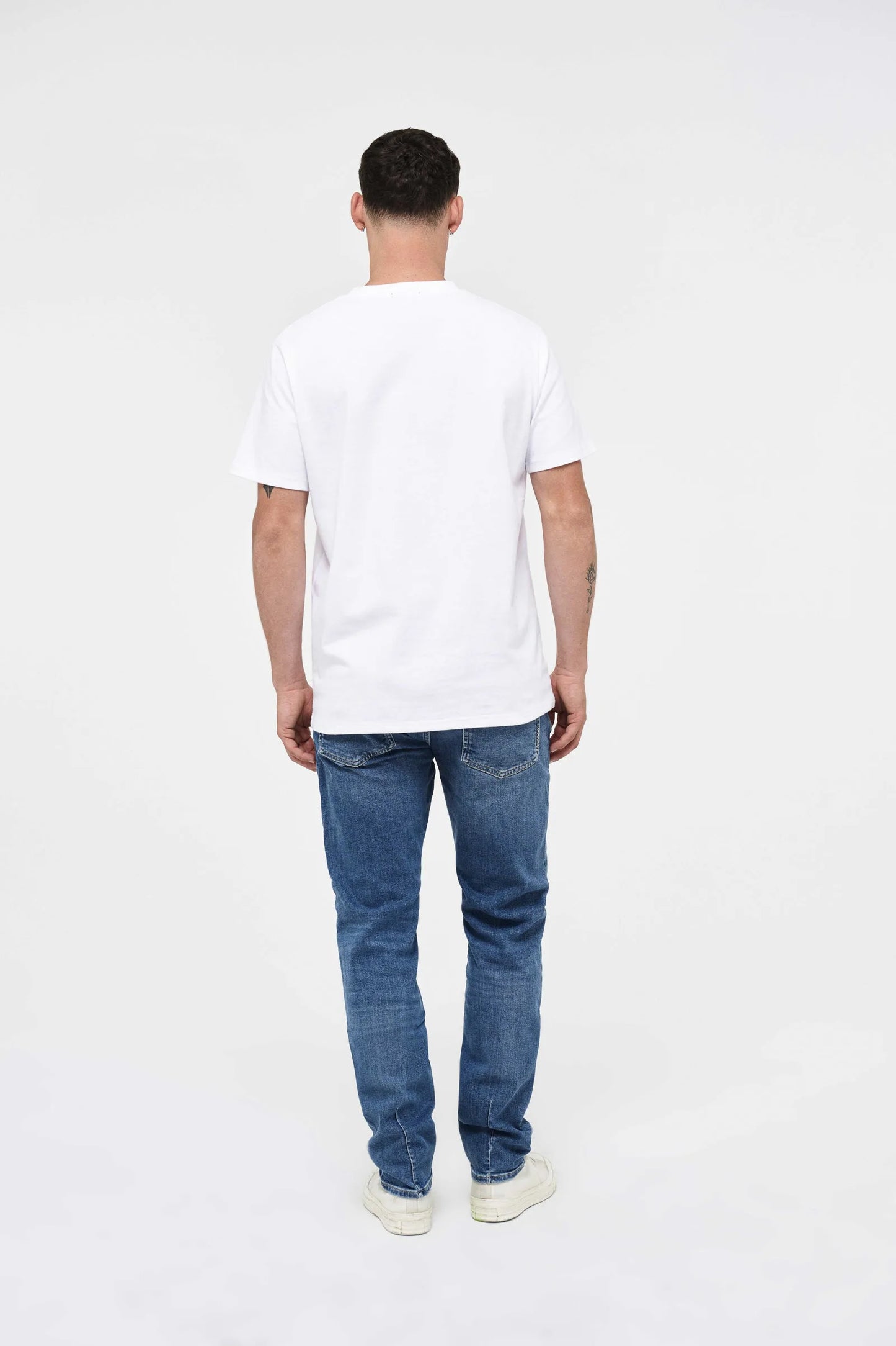 Neuw Denim Destination Lou Slim Straight - Denim