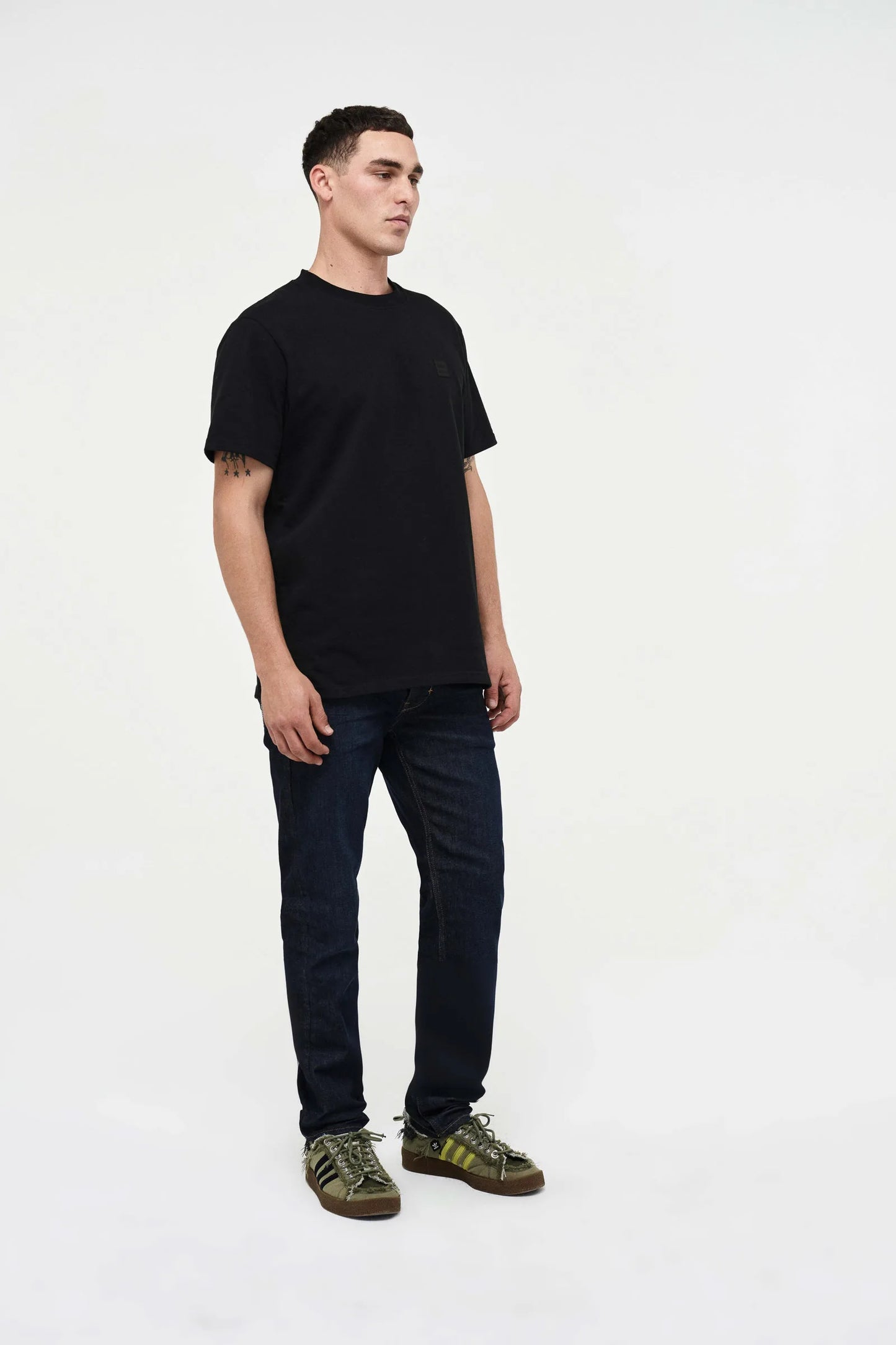 Neuw Denim Typecast Slim Straight - Mørk blå