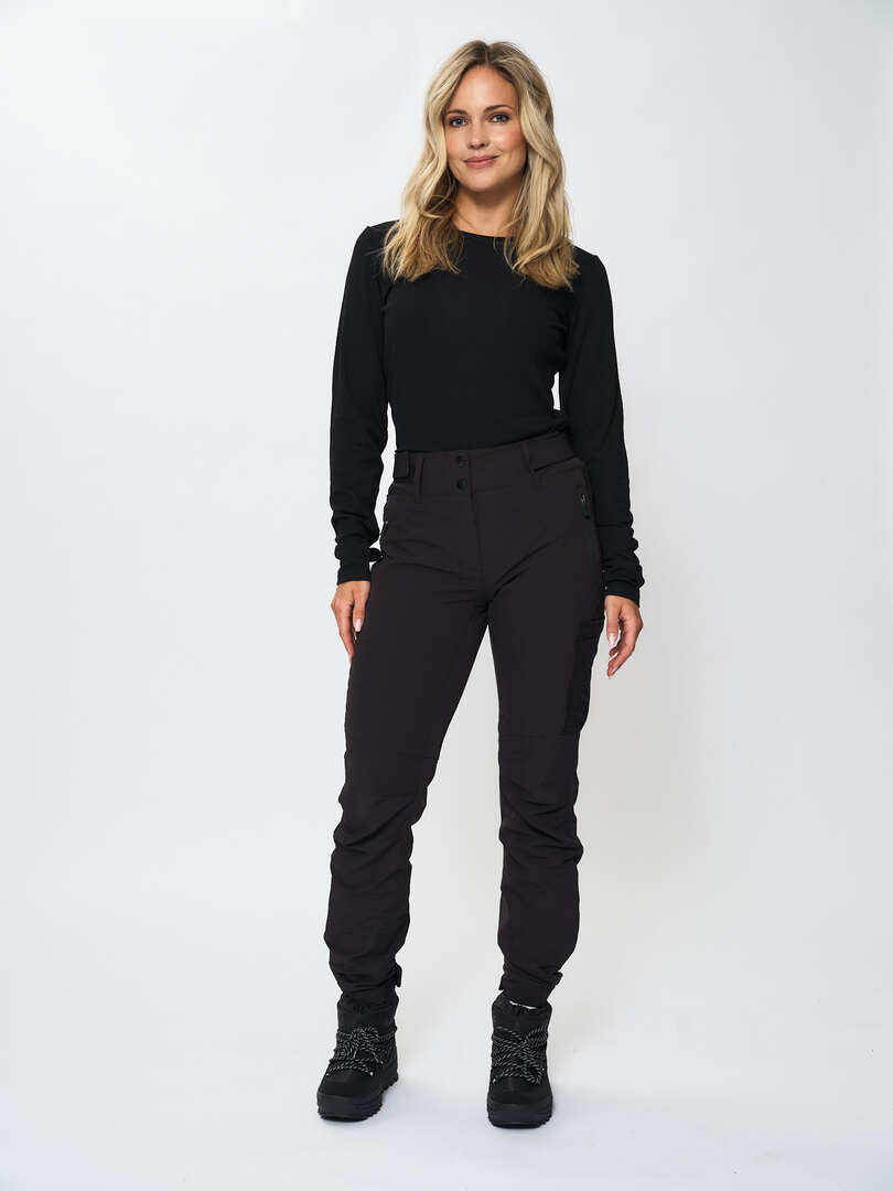 EMILIE VOE NERENG - Besseggen, hiking trousers - Black