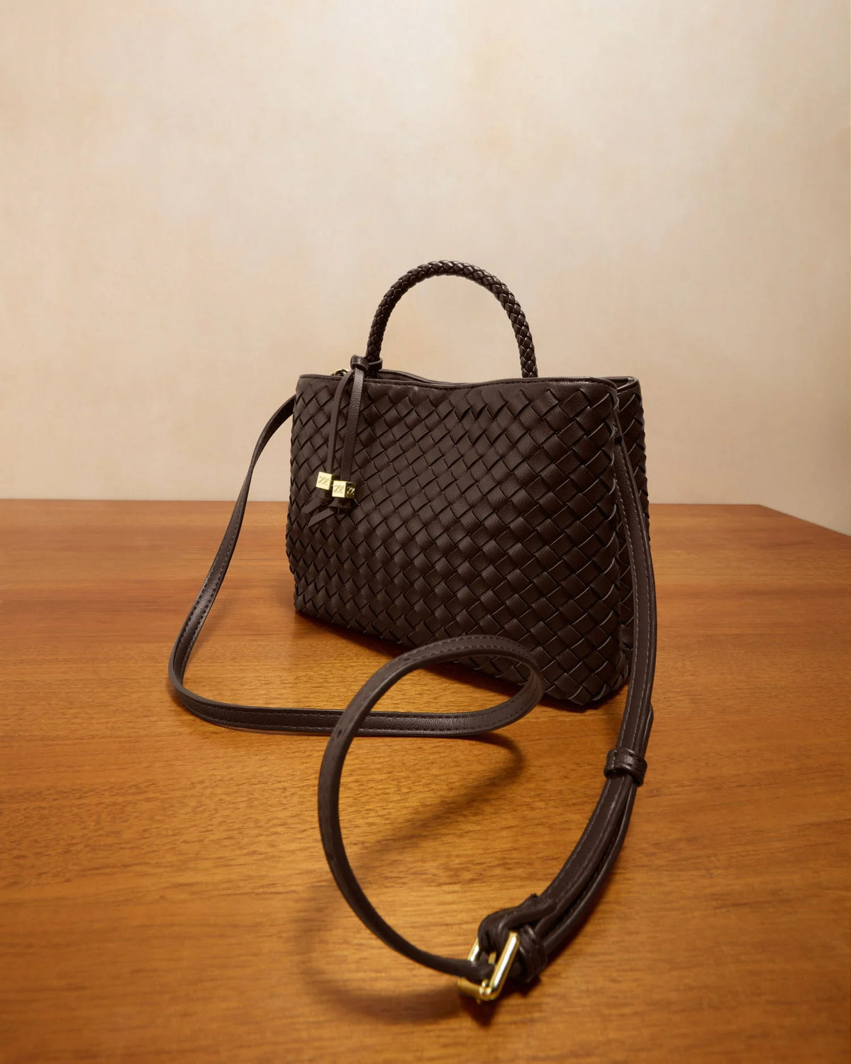 KATIE LOXTON - NOVA HAND WOVEN TOP HANDLE BAG - Chocolate (19 x 26,5 x 12,5)